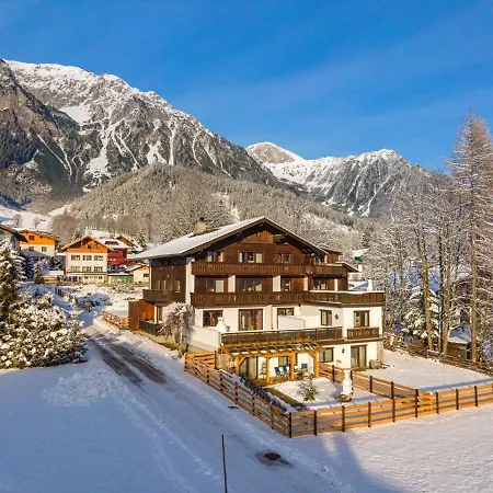 Bergidyll Top 1 Gartenwohnung Ramsau am Dachstein Exterior photo
